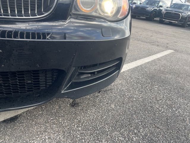 Used 2011 BMW 135i Convertible image 30