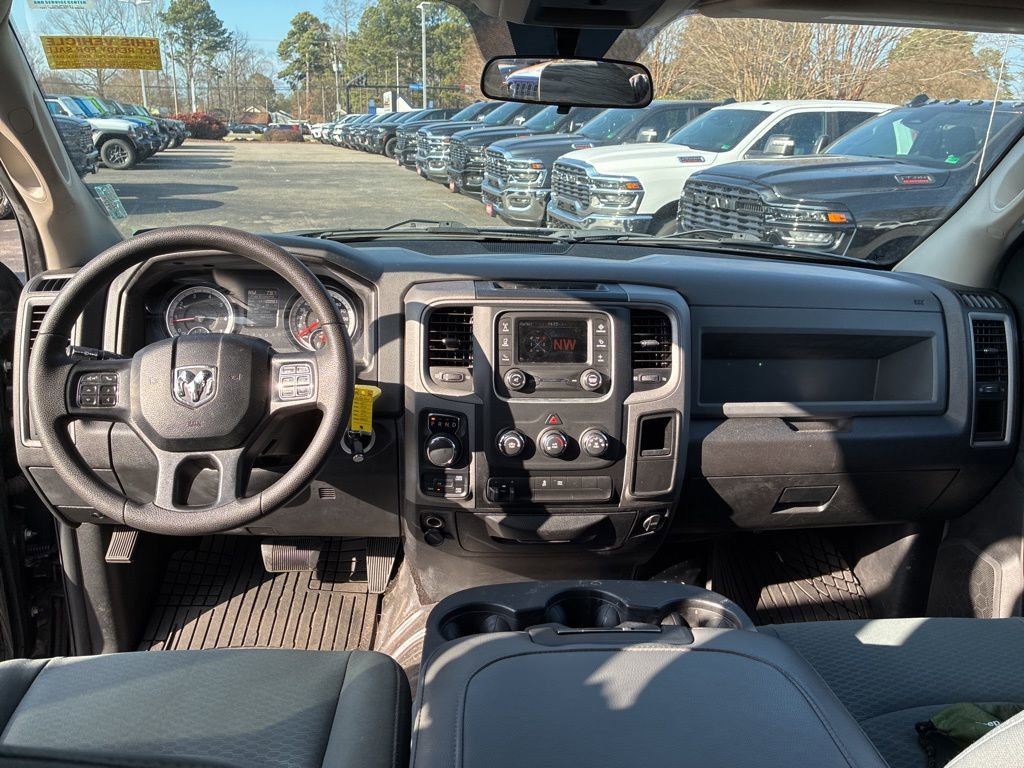 Used 2017 RAM 1500 Express image 19
