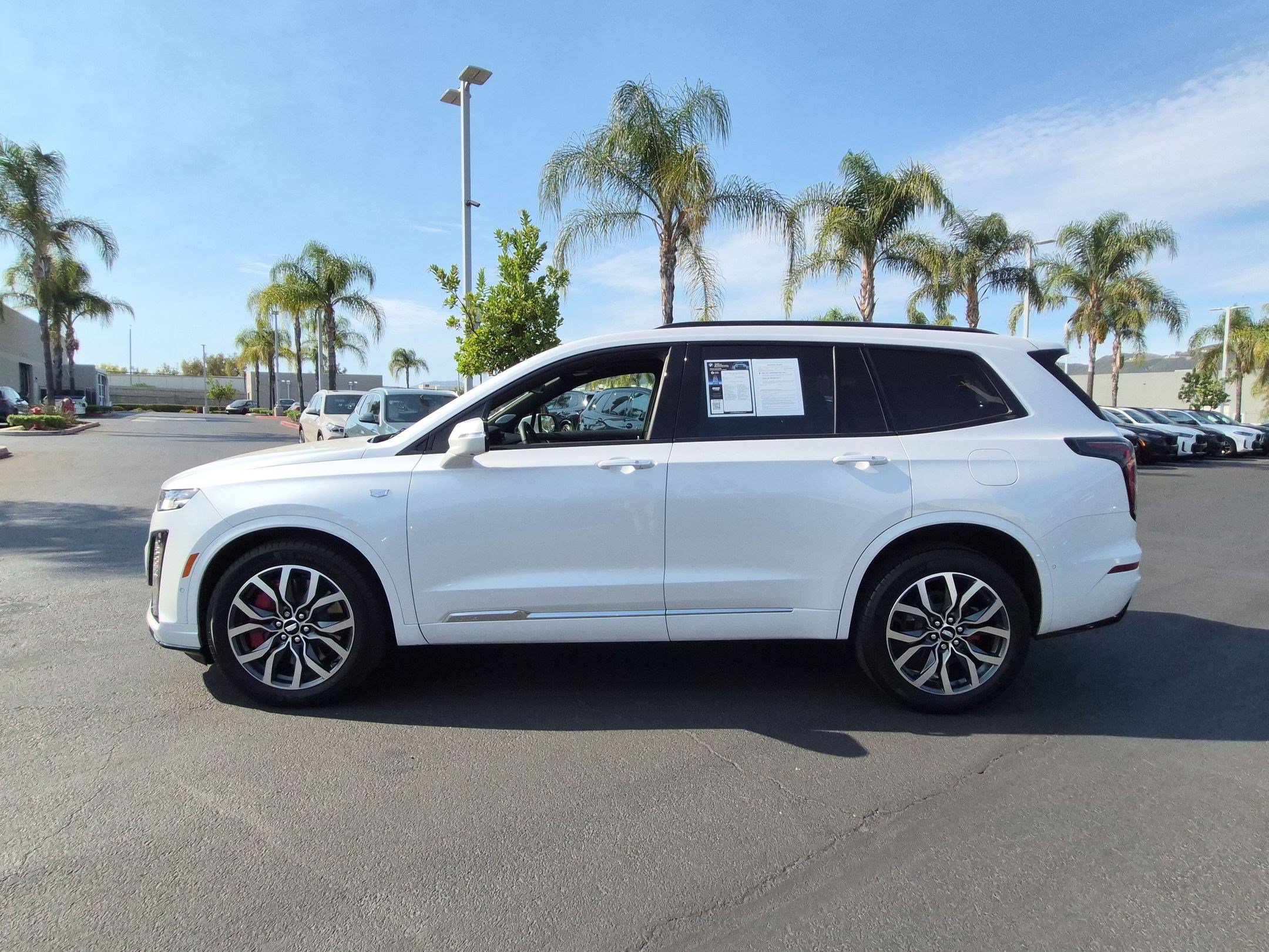 Used 2023 Cadillac XT6 Sport w/ Technology Package AWD/4WD image 7