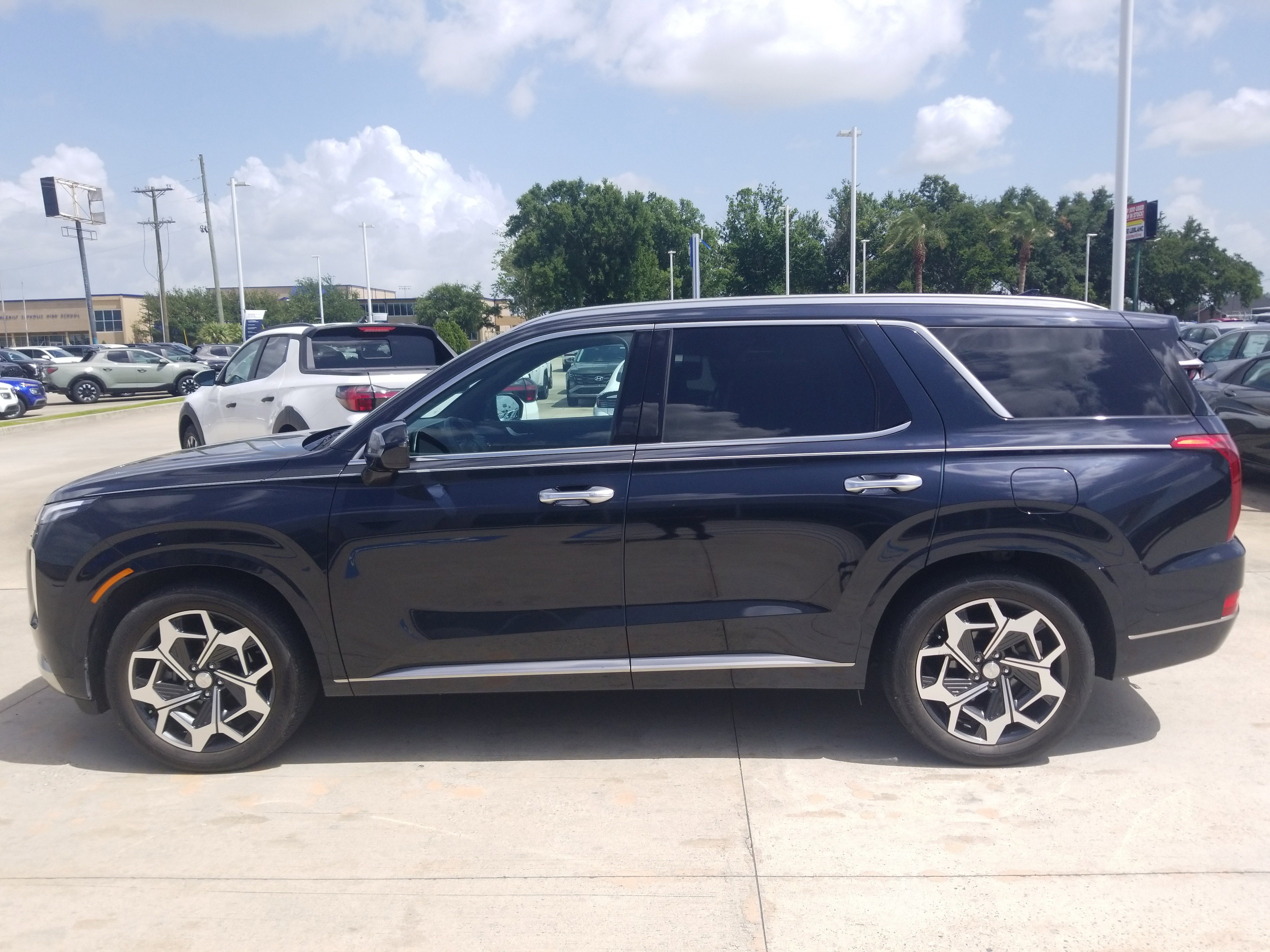 Used 2022 Hyundai Palisade Calligraphy image 4