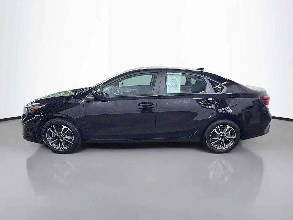 Used 2023 Kia Forte LXS FWD image 7