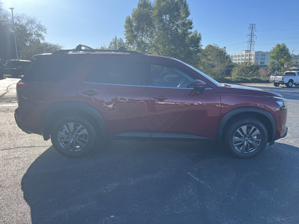 Used 2022 Nissan Pathfinder SV w/ SV Black Package image 6