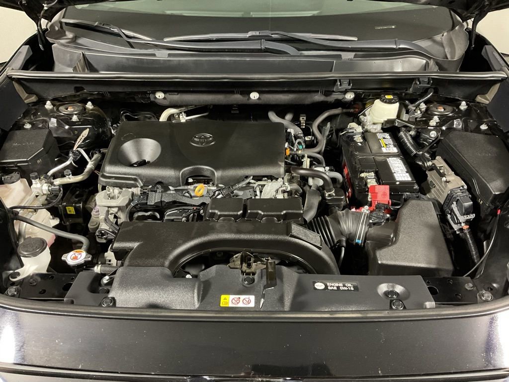 Used 2021 Toyota RAV4 XLE image 6