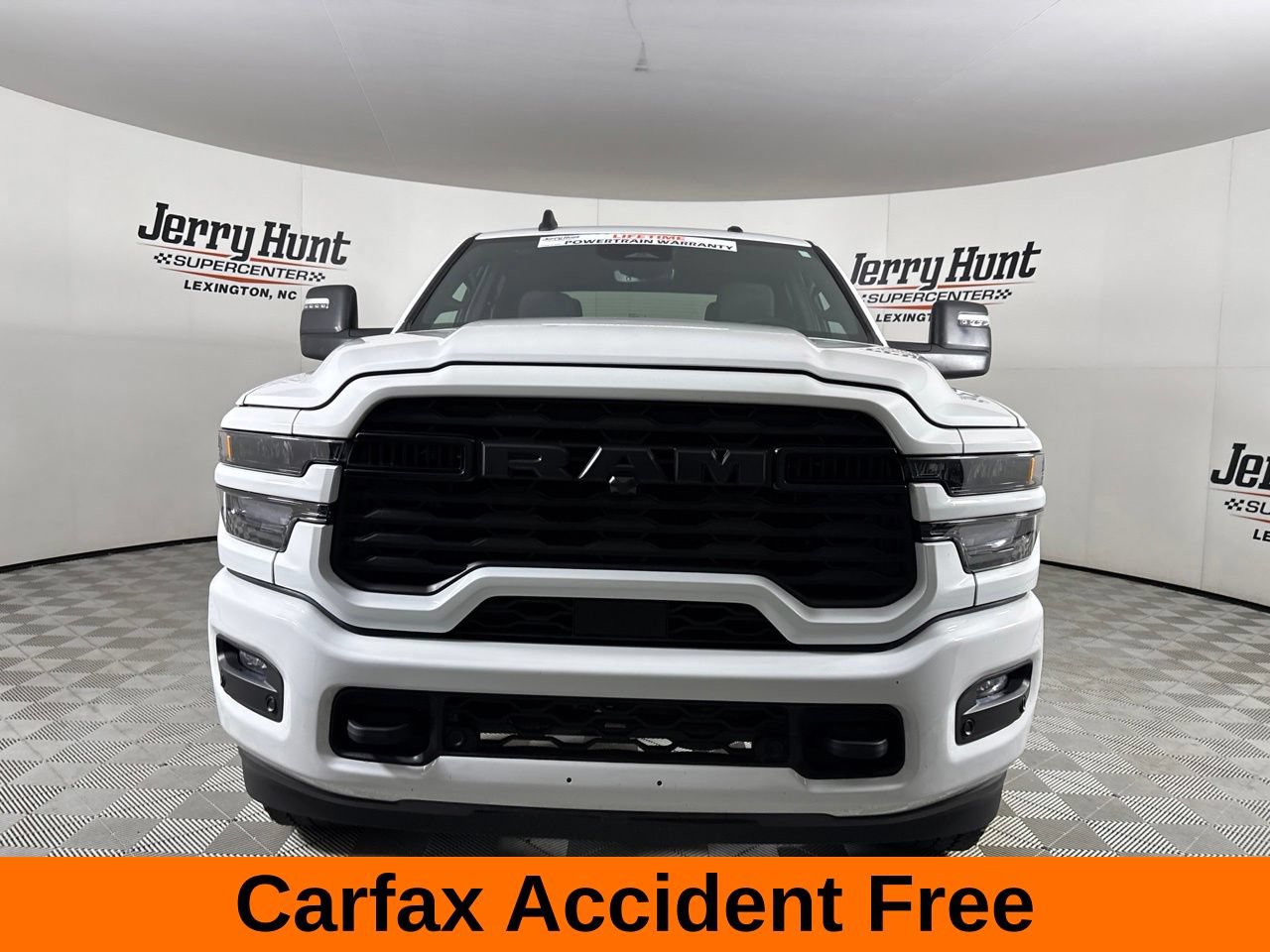 Used 2025 RAM 2500 Big Horn AWD/4WD image 3