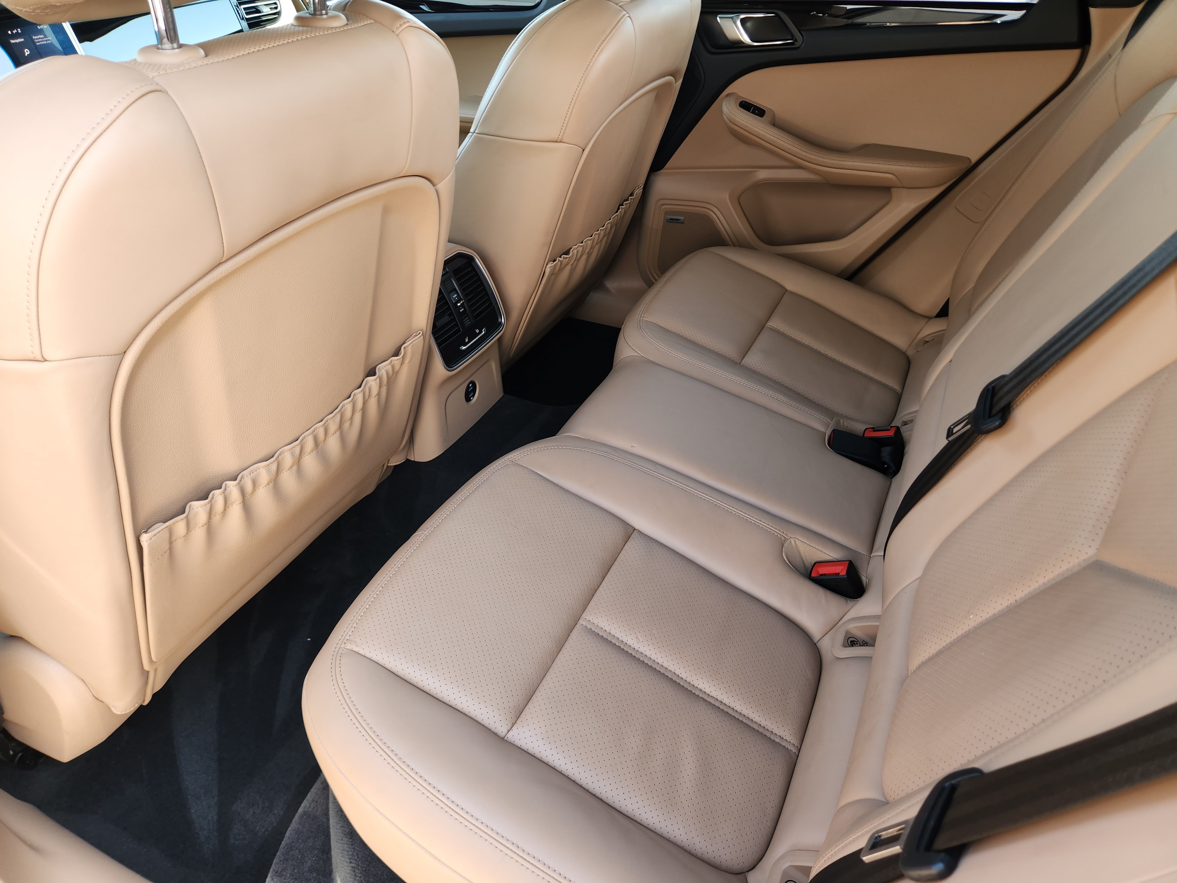 Used 2020 Porsche Macan AWD/4WD image 27