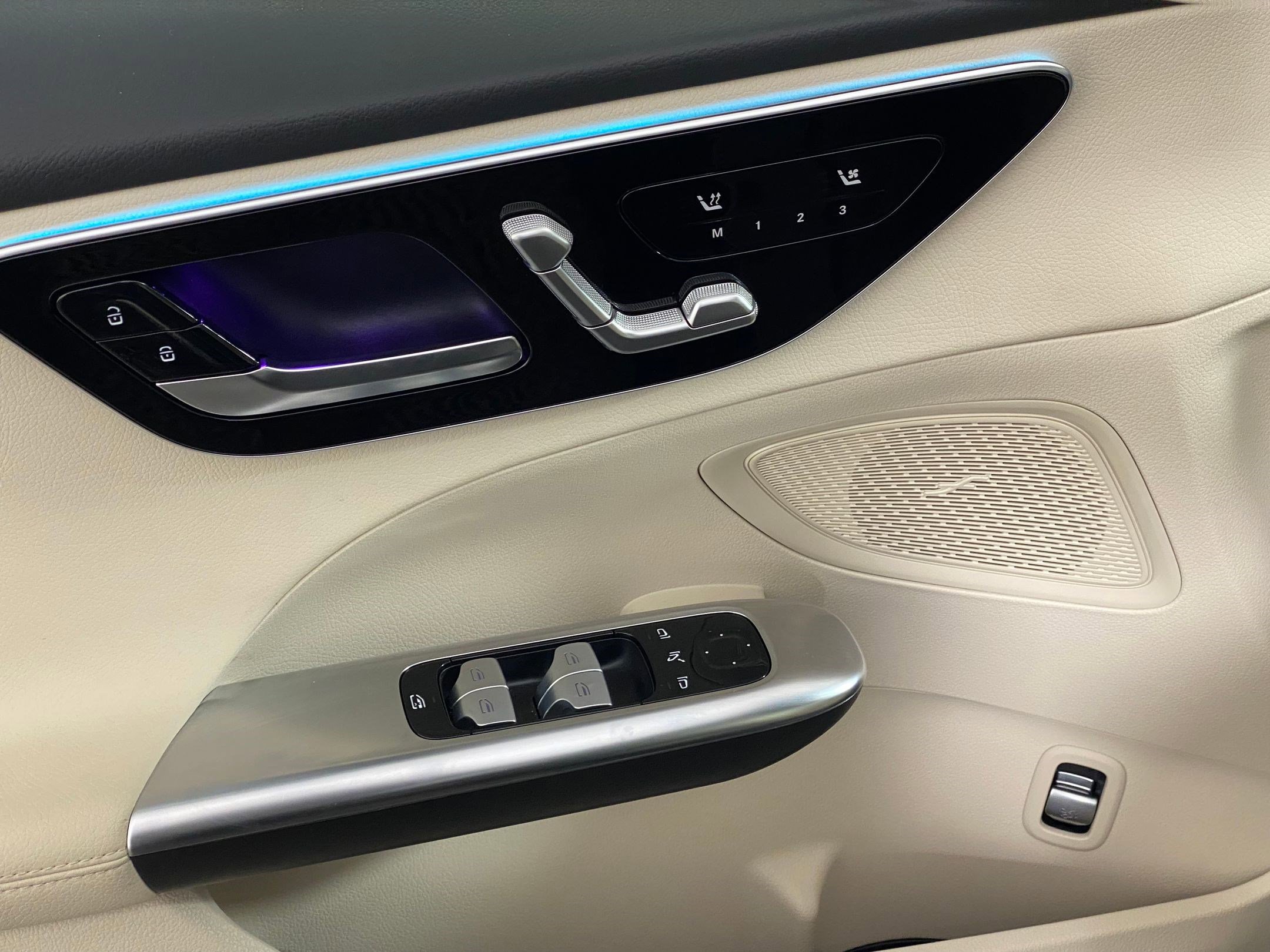 Certified 2025 Mercedes-Benz C 300 4MATIC Sedan image 23