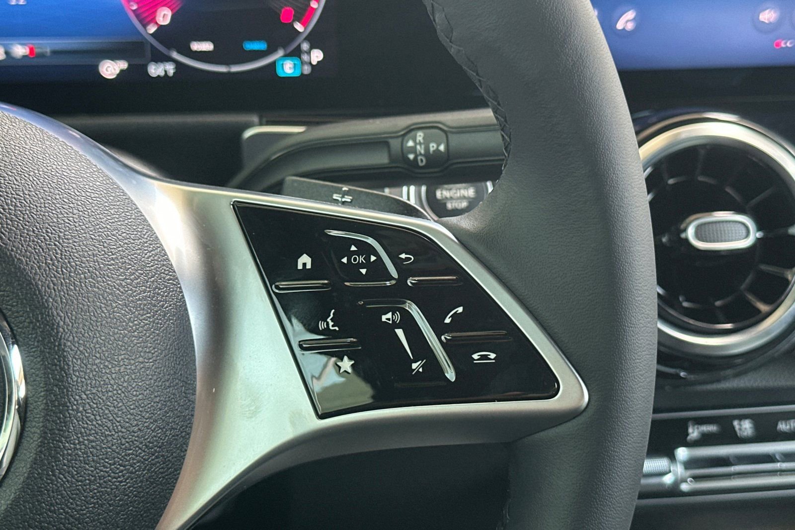 New 2026 Mercedes-Benz GLB 250 image 26