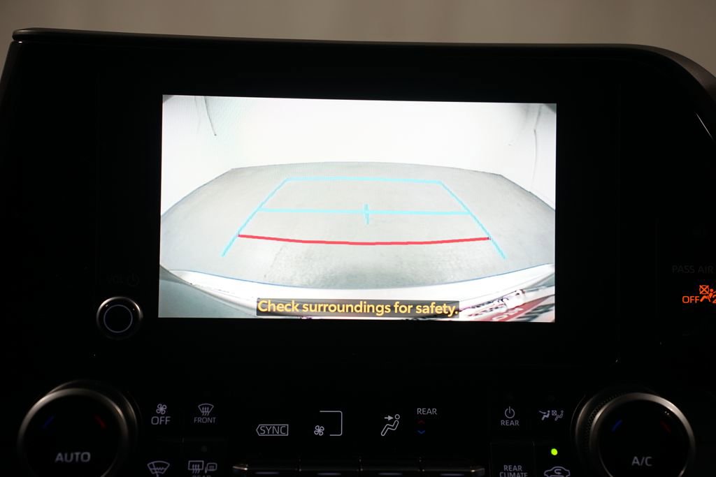 Used 2023 Toyota Highlander LE image 19