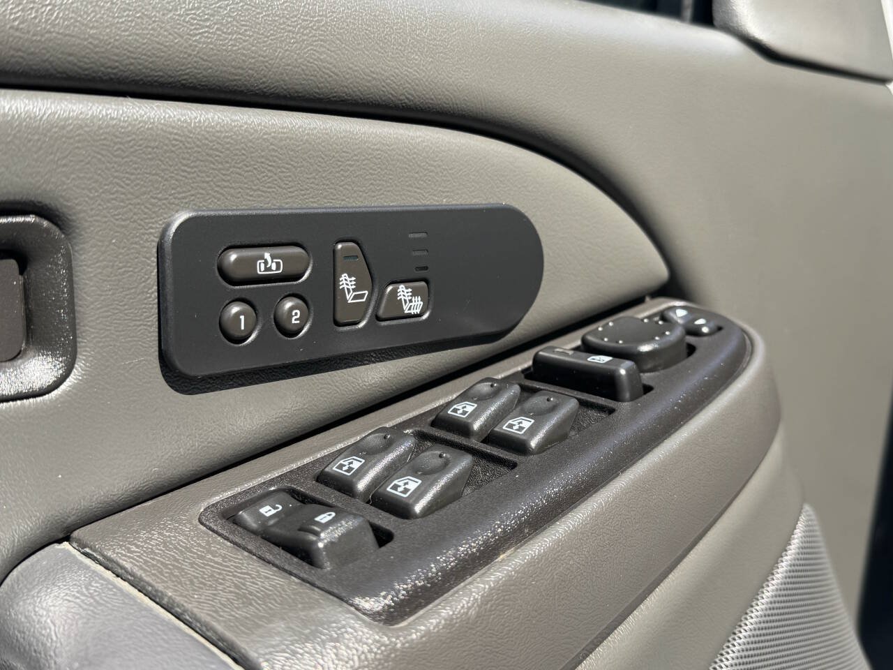 Used 2007 Chevrolet Silverado 2500 LT w/ Onstar Plus Package AWD/4WD image 20