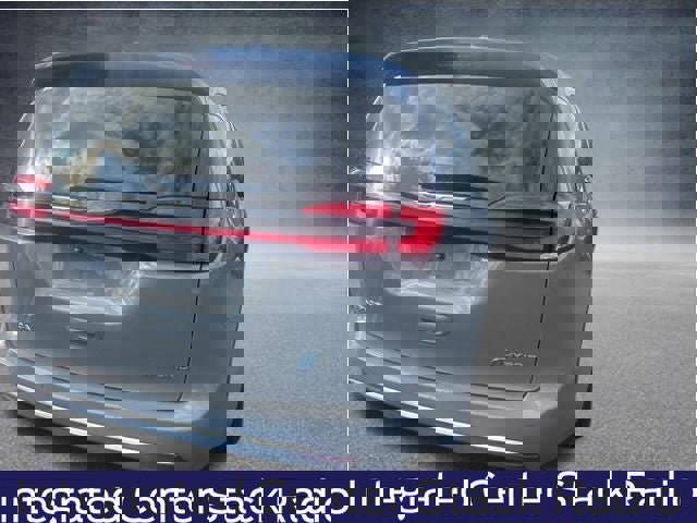 Used 2022 Chrysler Pacifica Touring-L image 7