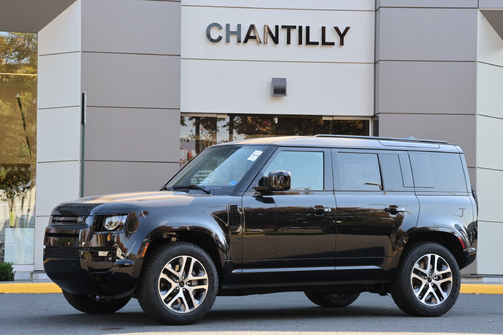 New 2026 Land Rover Defender 110 X-Dynamic SE AWD/4WD image 1