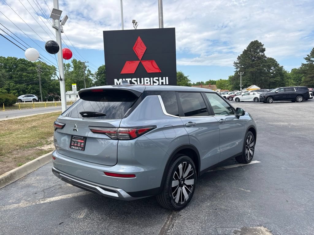 New 2026 Mitsubishi Outlander SE FWD image 3