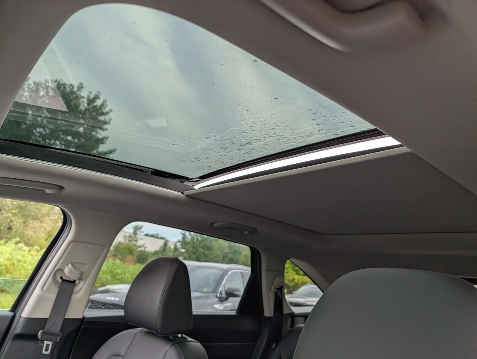 New 2026 Kia Sorento S w/ S Panoramic Sunroof Package FWD image 5