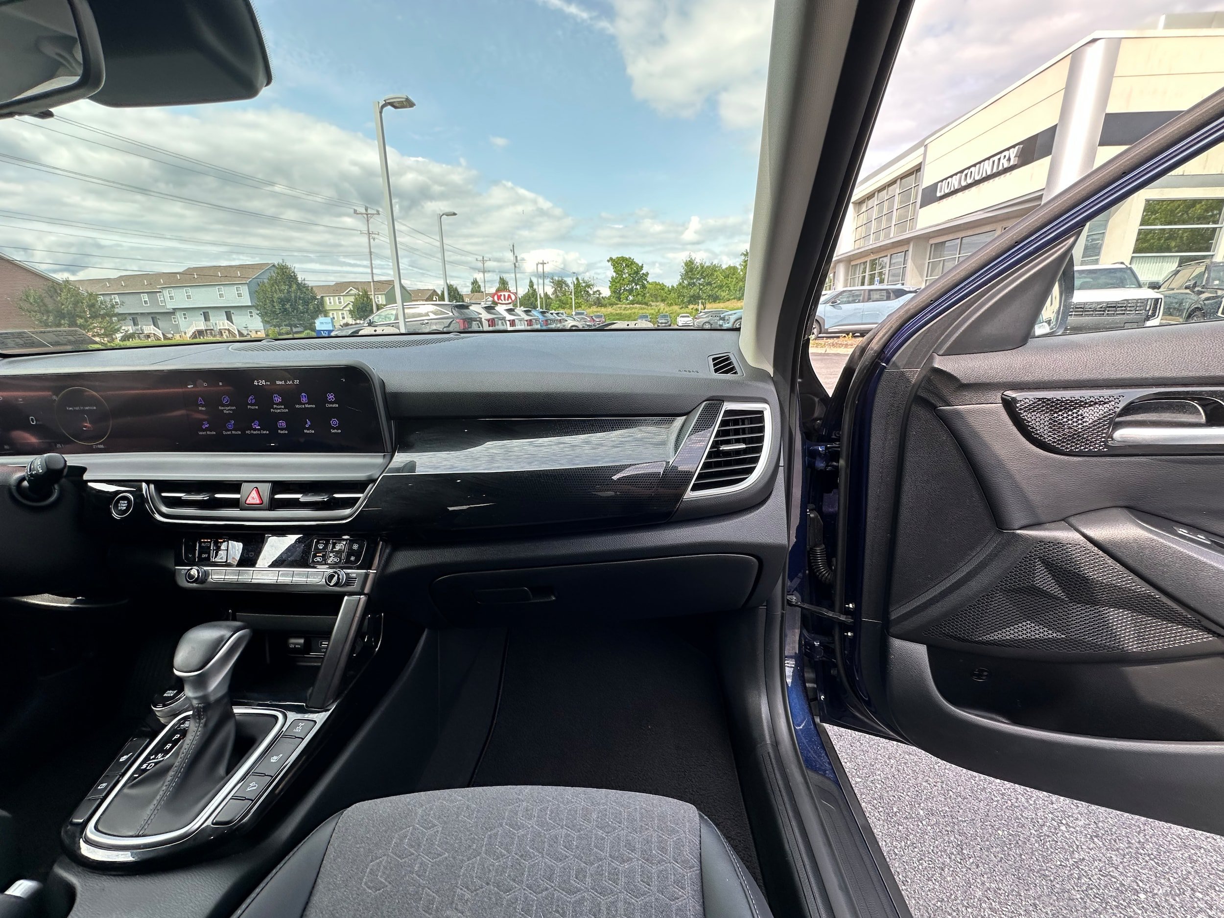 Used 2024 Kia Seltos S AWD/4WD image 17