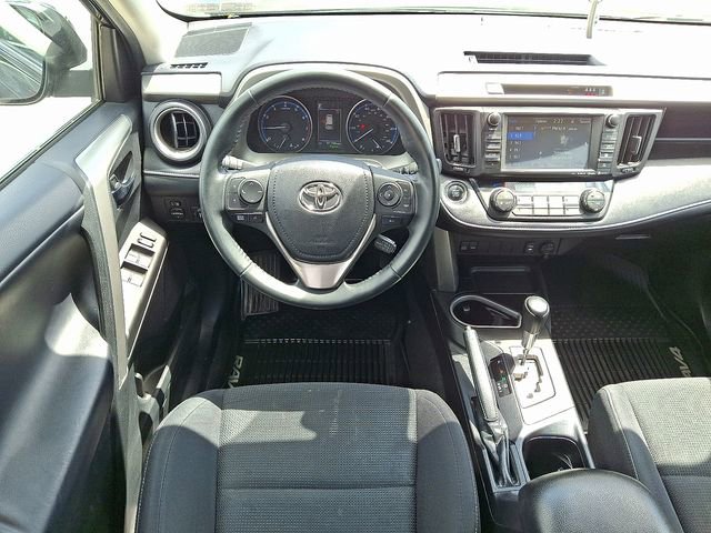 Used 2017 Toyota RAV4 XLE AWD/4WD image 12