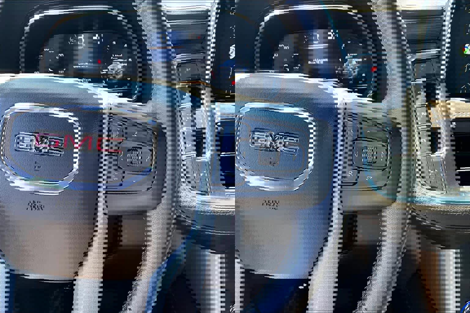 Used 2022 GMC Yukon XL SLT w/ SLT Premium Package image 25