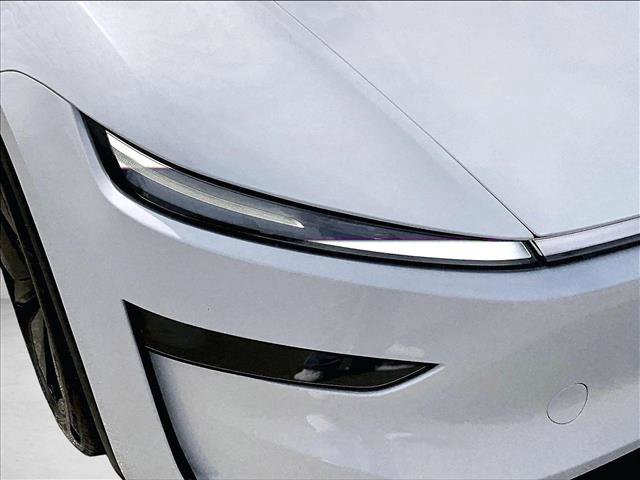 Used 2026 Tesla Model Y AWD image 28