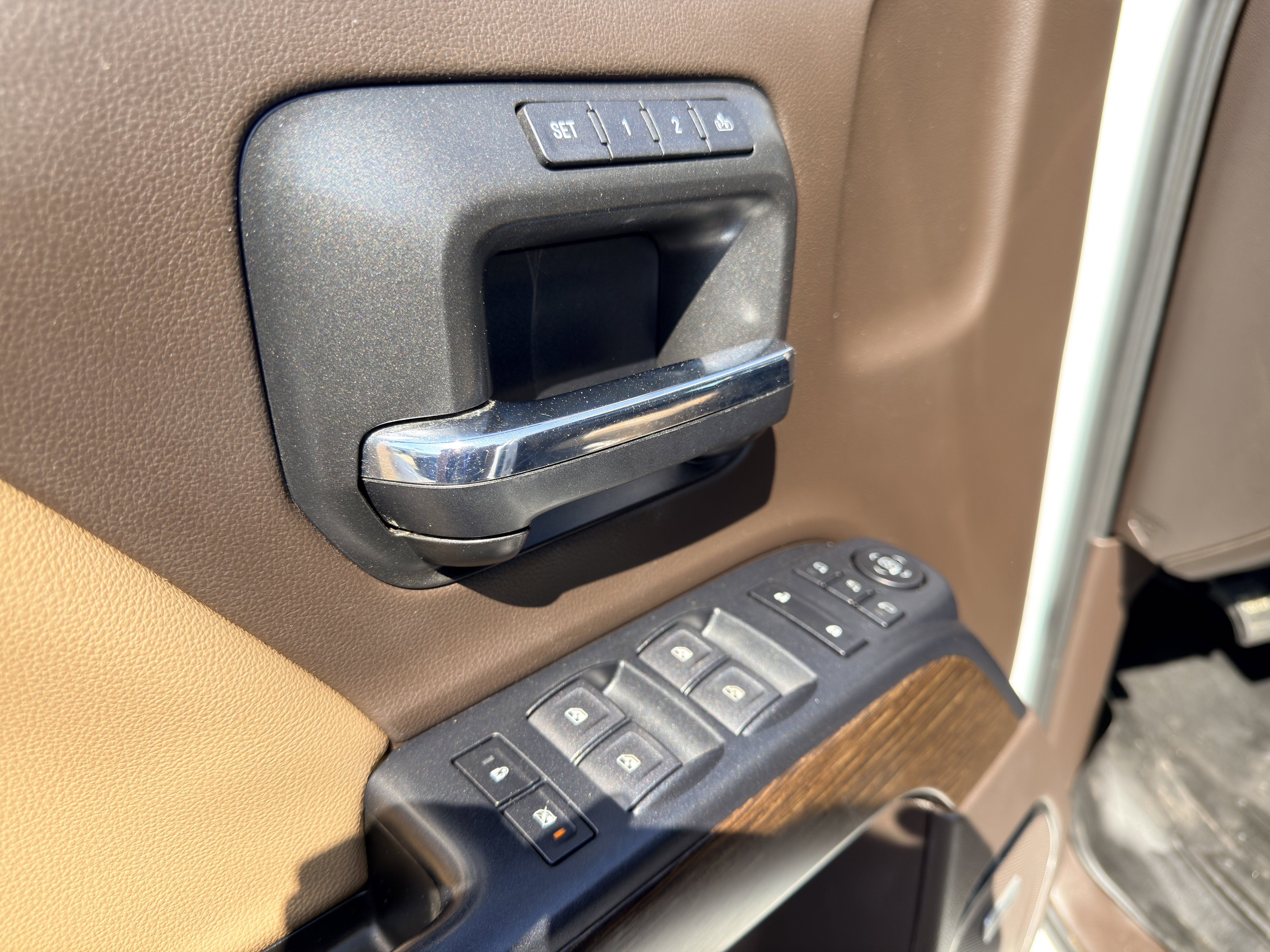 Used 2019 GMC Sierra 2500 Denali w/ Duramax Plus Package AWD/4WD image 11