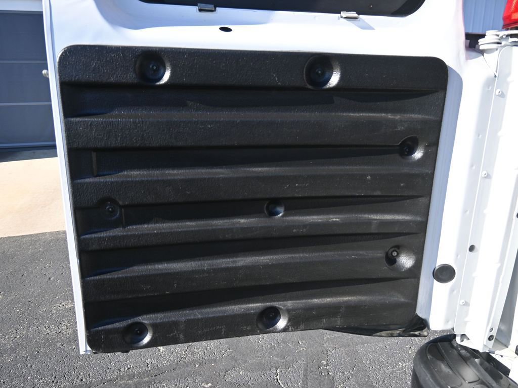 Used 2023 GMC Savana 2500 Extended w/ Enhanced Convenience Package image 32