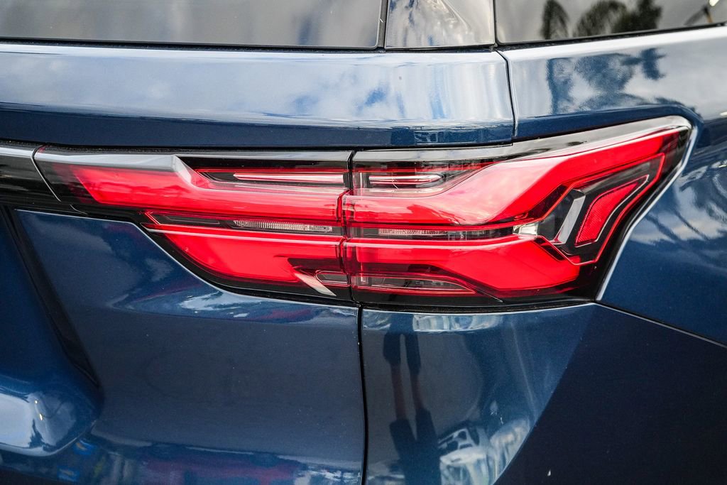Used 2023 Chevrolet Traverse LT FWD image 7