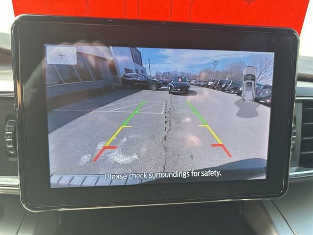 Used 2023 Ford Explorer XLT w/ Equipment Group 202A image 27