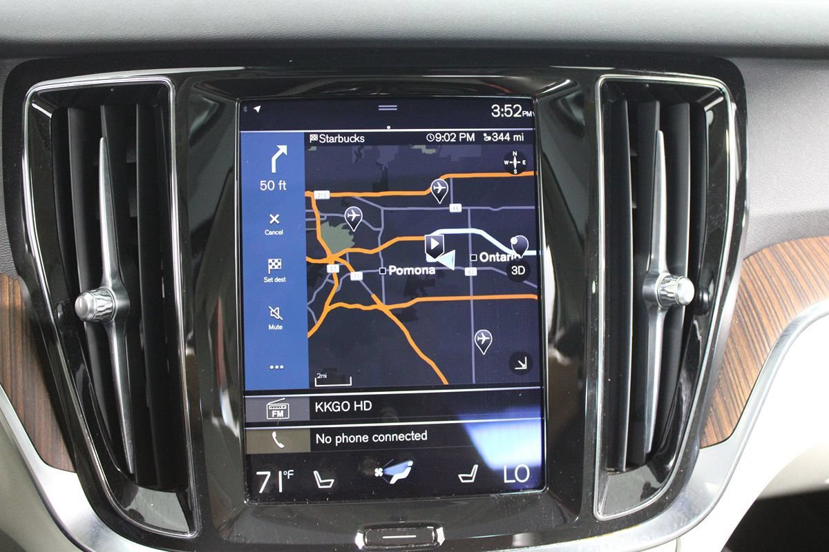 Used 2021 Volvo S60 T8 R-Design Expression AWD/4WD image 11