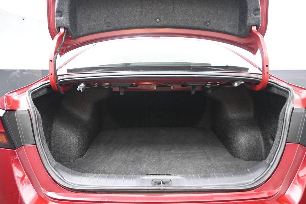 Used 2025 Nissan Altima 2.5 SV FWD image 26