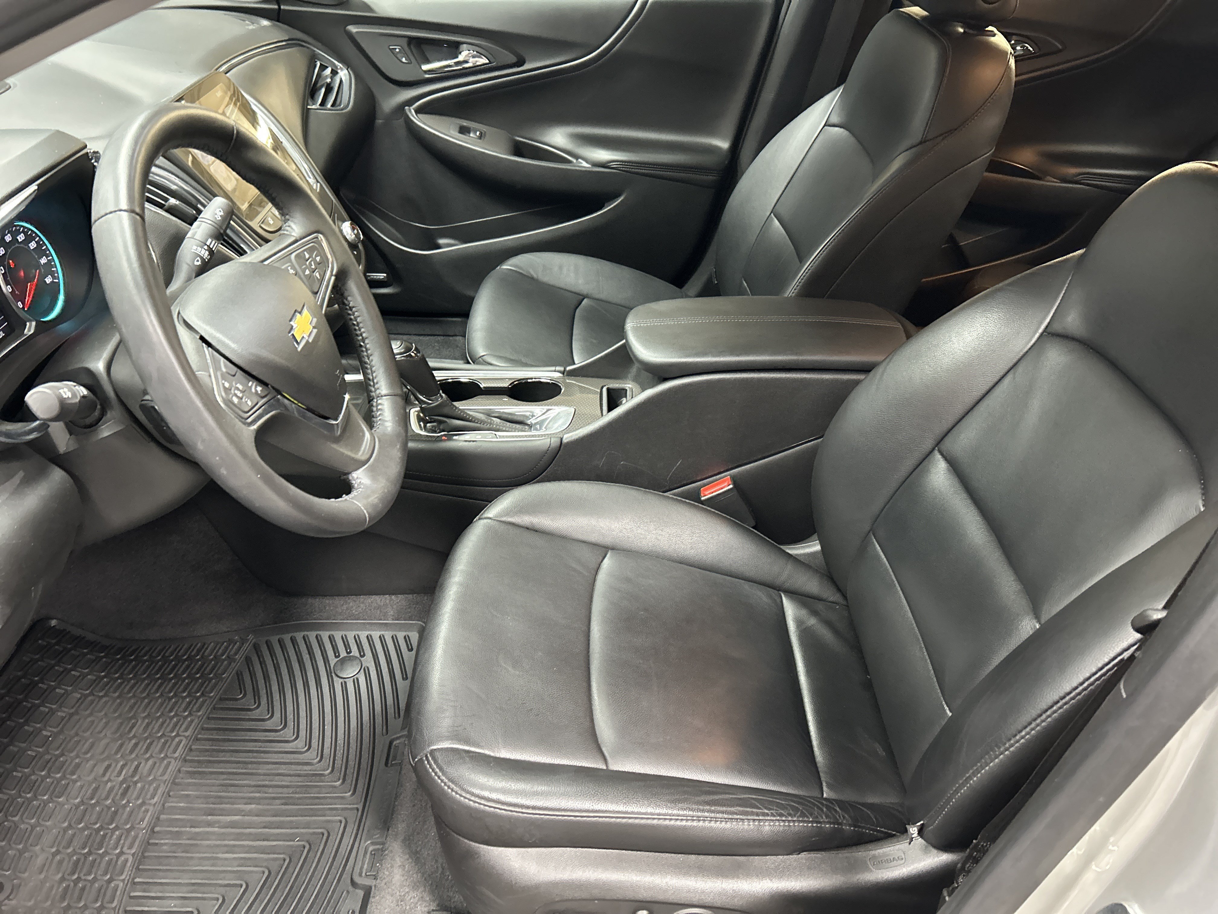 Used 2017 Chevrolet Malibu LT w/ Leather Package FWD image 16