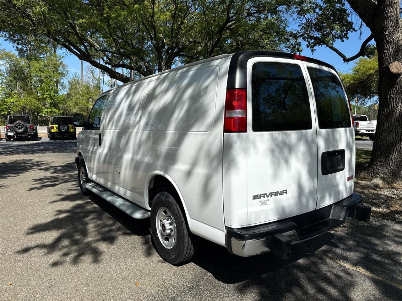 Used 2024 GMC Savana 2500 w/ Driver Convenience Package RWD image 3