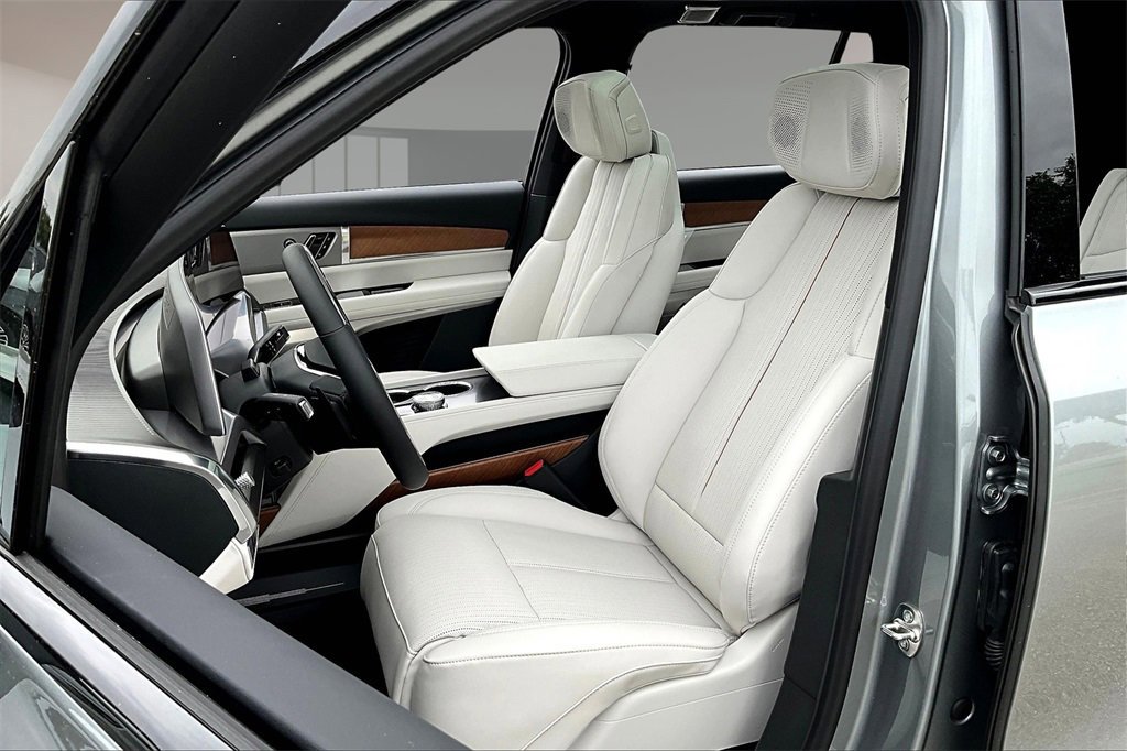 New 2026 Cadillac Vistiq Sport image 9