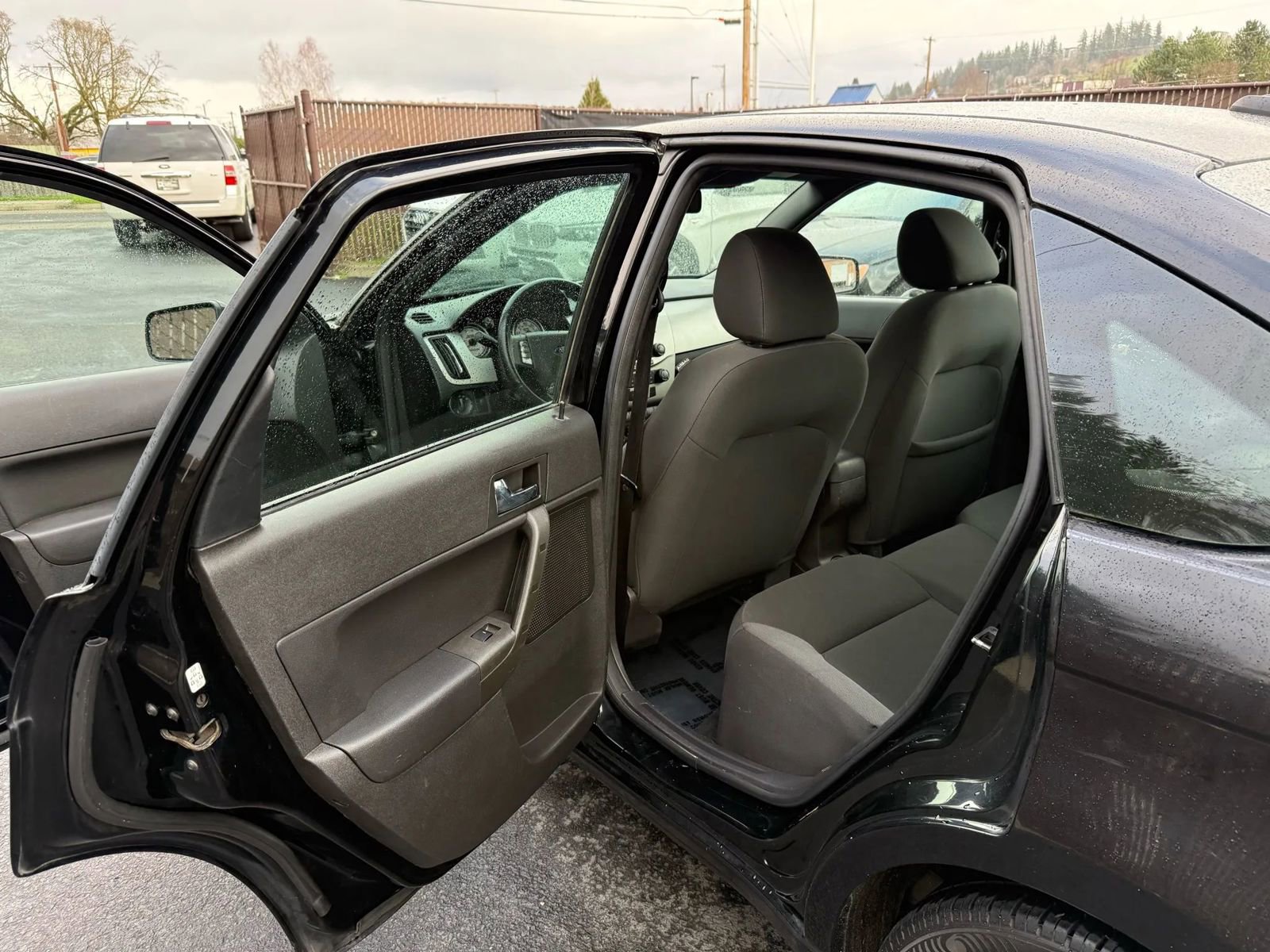 Used 2009 Ford Focus SES image 10