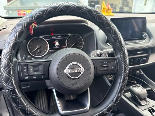 Used 2023 Nissan Rogue S AWD/4WD image 9