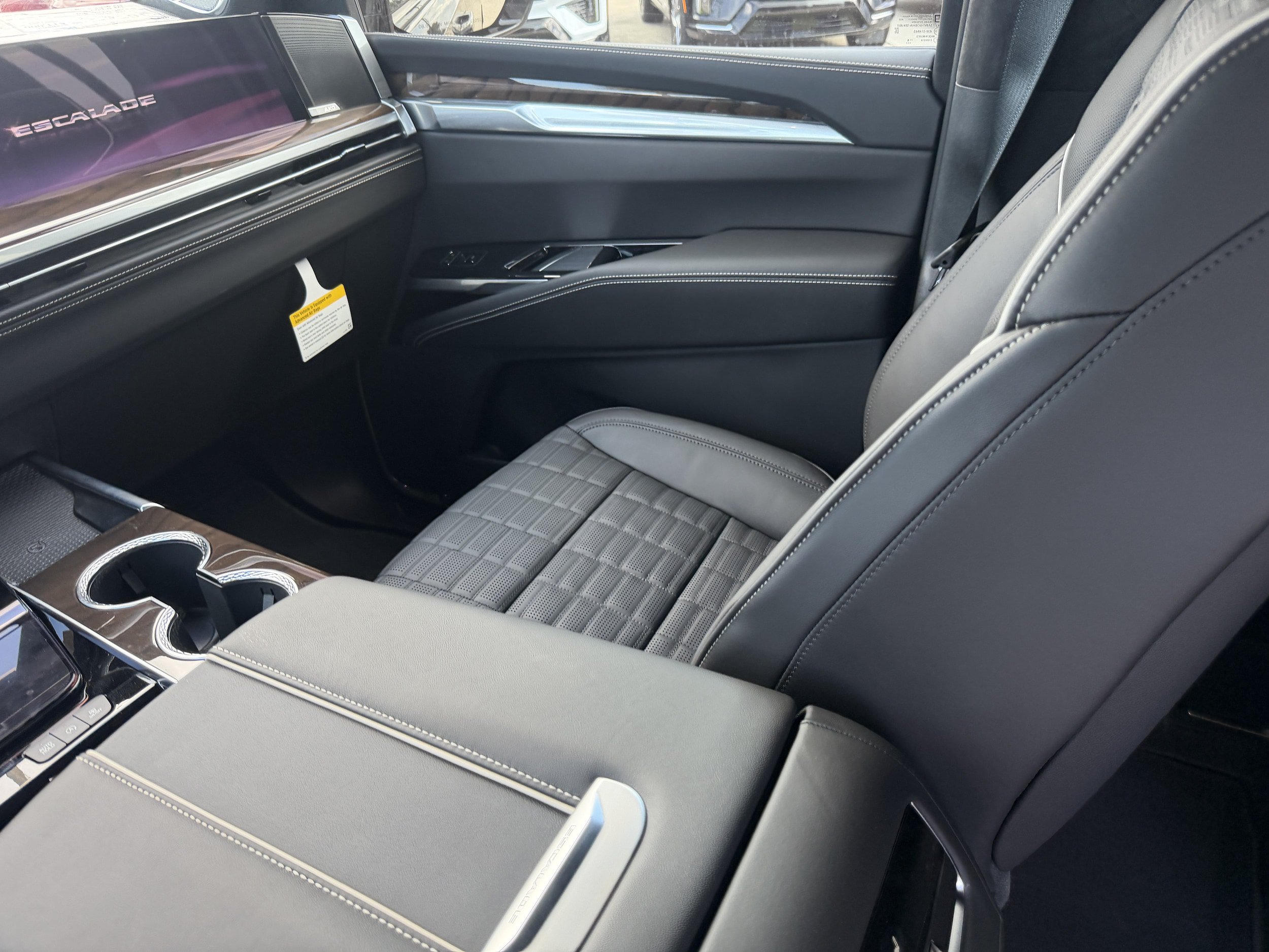New 2026 Cadillac Escalade Platinum Sport w/ LPO, ONYX Package AWD/4WD image 15