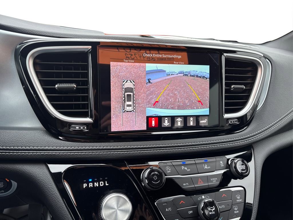 New 2026 Chrysler Pacifica Limited w/ Uconnect Theater Family Group image 28