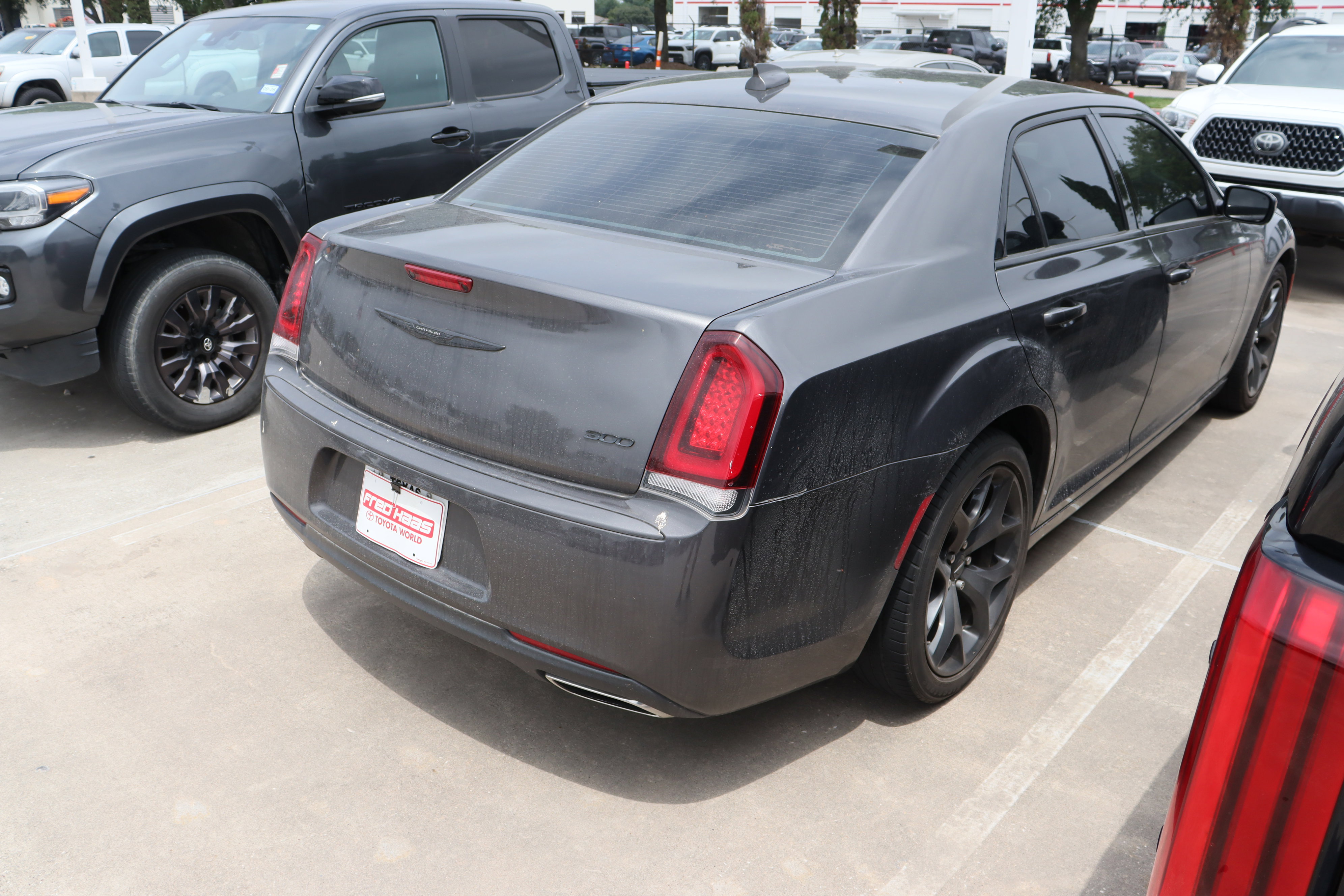Used 2023 Chrysler 300 Touring w/ Sport Appearance Package RWD image 10