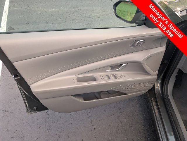 Certified 2024 Hyundai Elantra SE FWD image 15