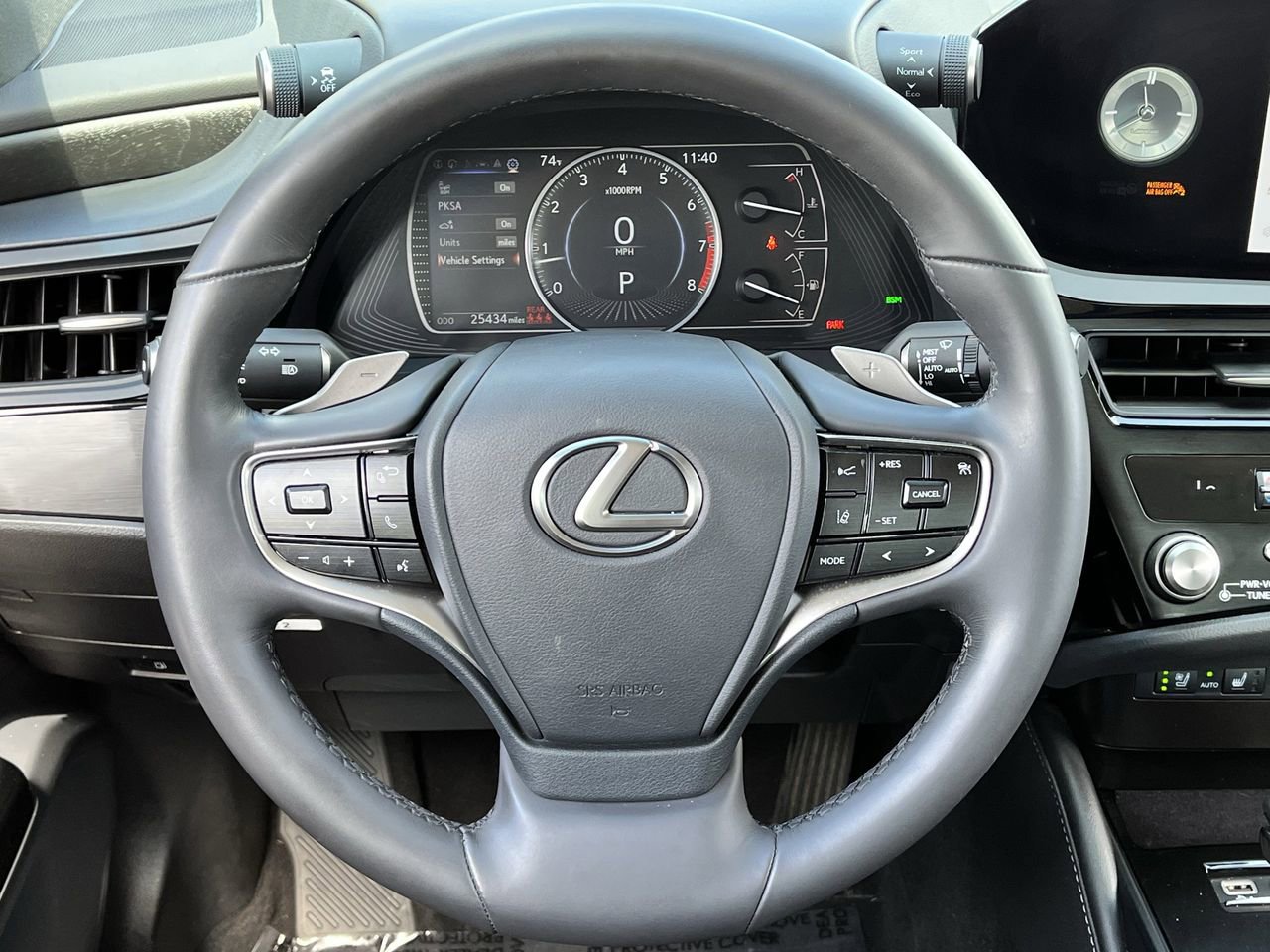 Used 2024 Lexus ES 350 w/ Premium Package FWD image 11