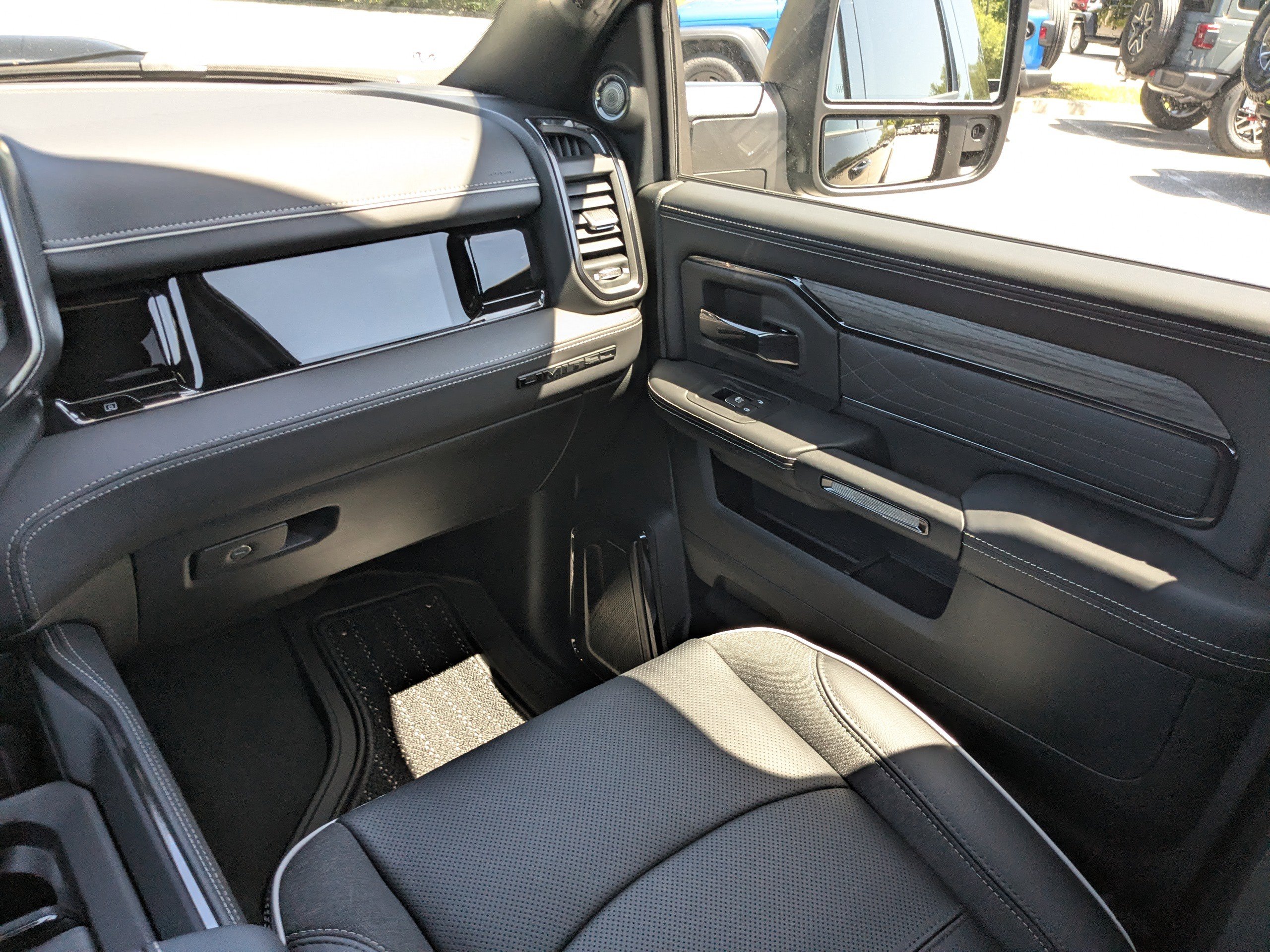 New 2026 RAM 3500 Limited AWD/4WD image 16