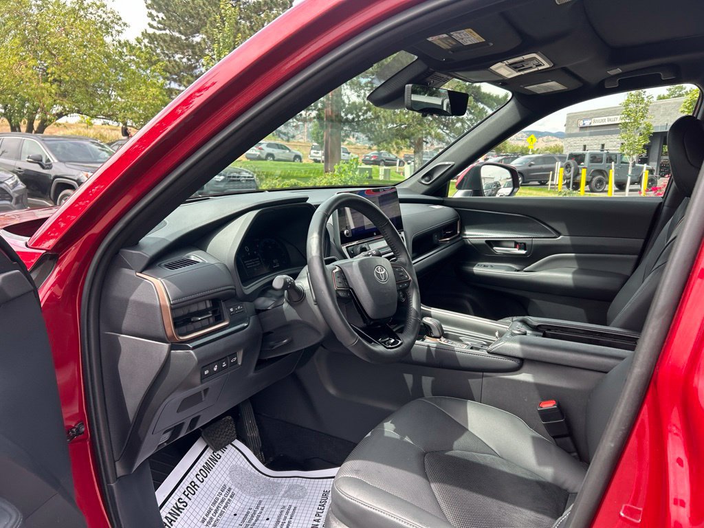Used 2025 Toyota Grand Highlander AWD Hybrid image 23