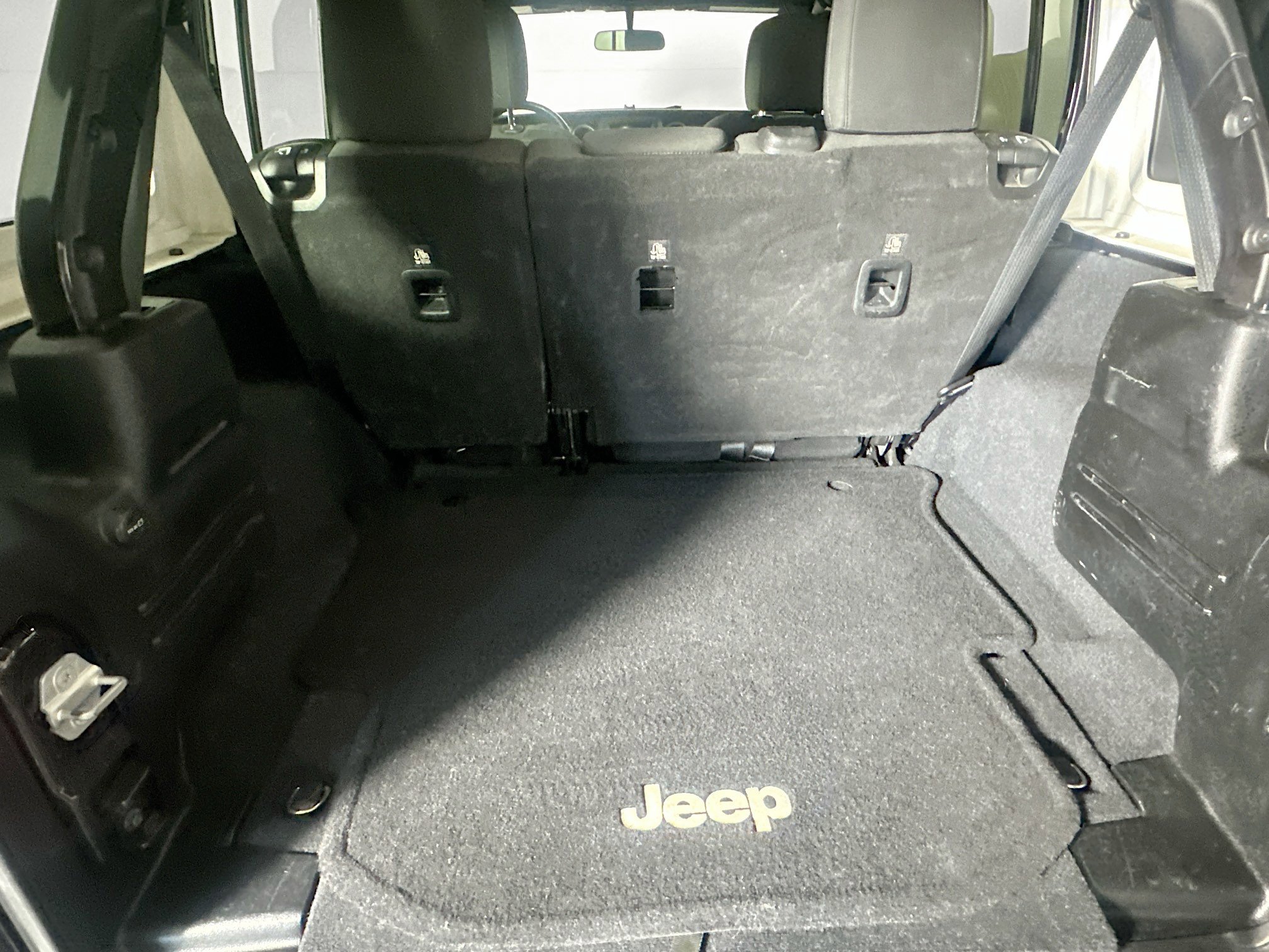 Used 2018 Jeep Wrangler Unlimited Sport S image 27