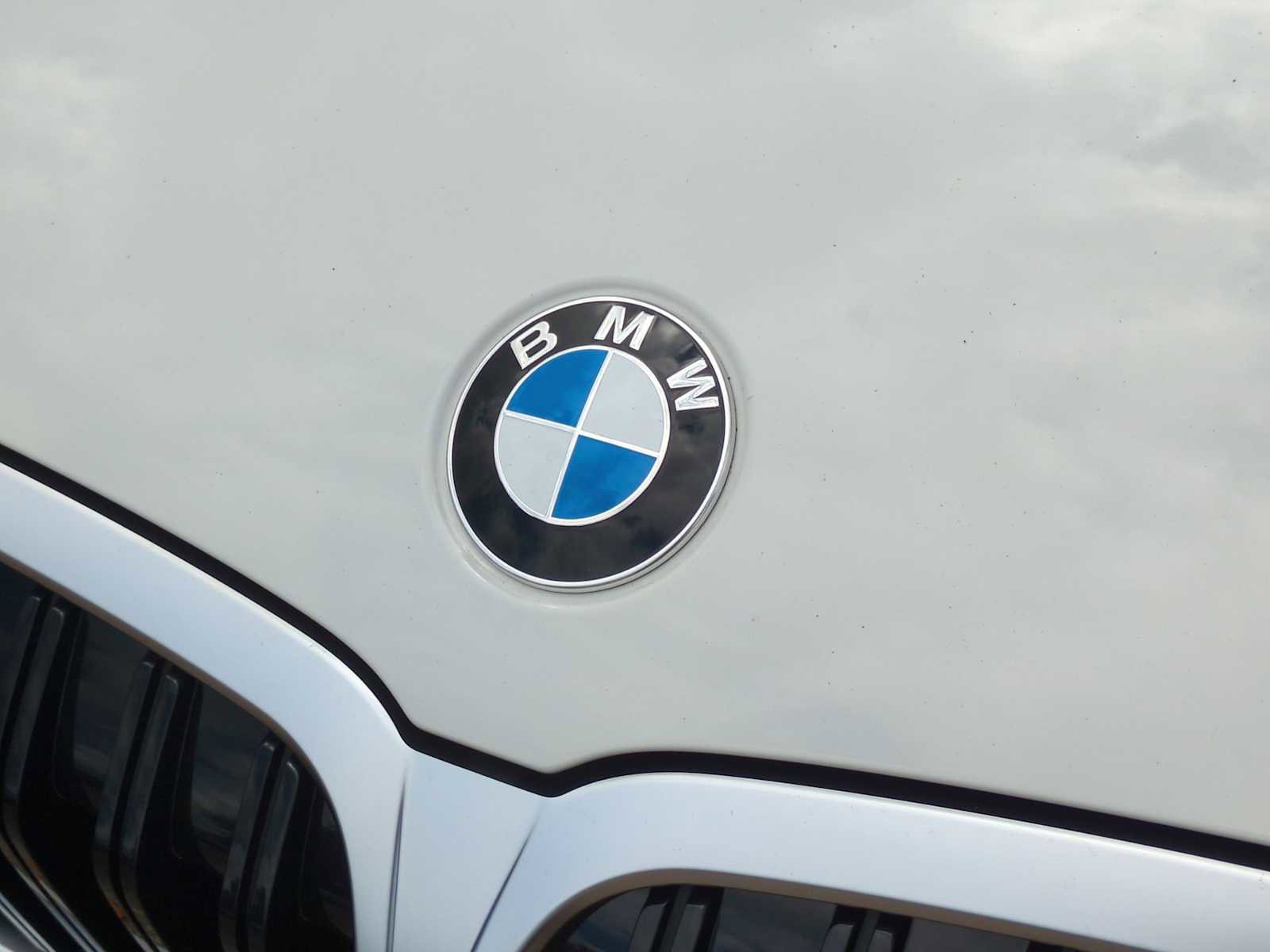 New 2025 BMW 330i xDrive Sedan w/ Premium Package image 12