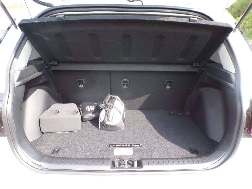 New 2026 Hyundai Venue SEL FWD image 16