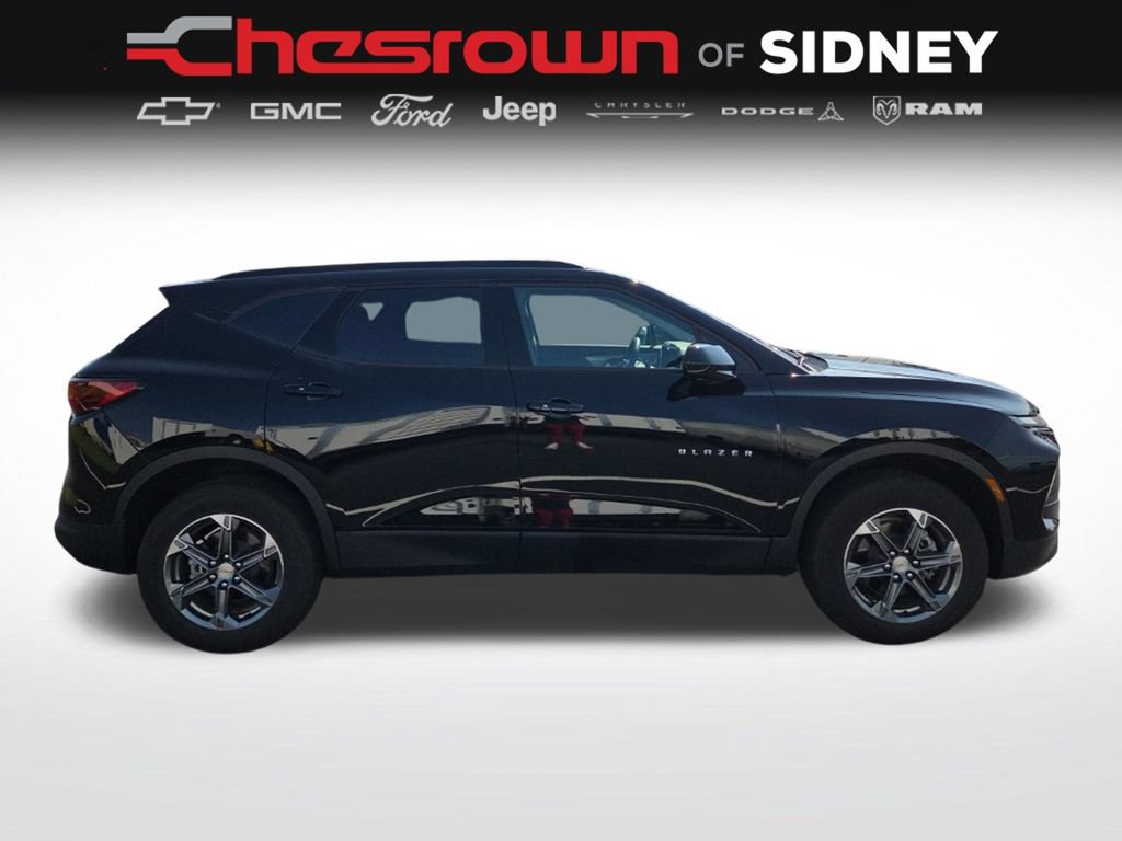 Used 2024 Chevrolet Blazer LT w/ Convenience Package FWD image 4