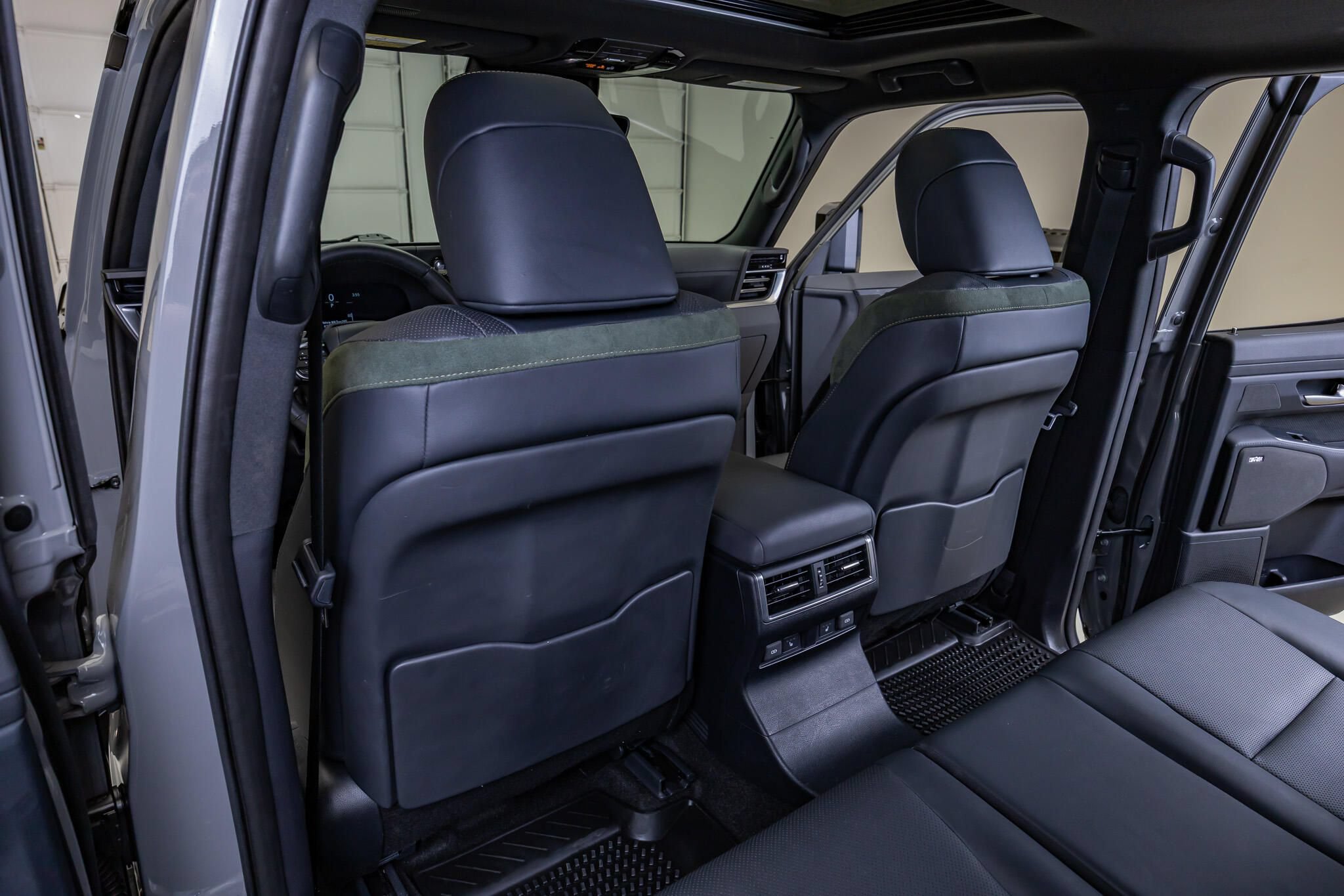 Used 2024 Lexus GX 550 AWD/4WD image 41