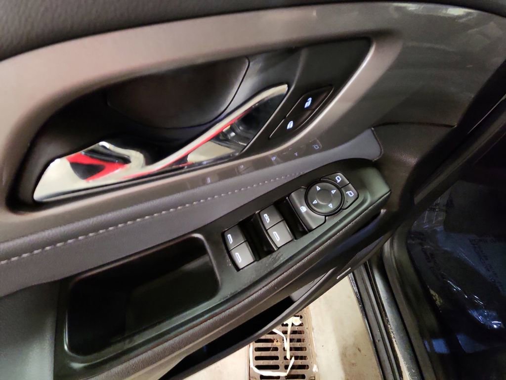 Used 2020 Chevrolet Traverse LT w/ LT Premium Package image 34