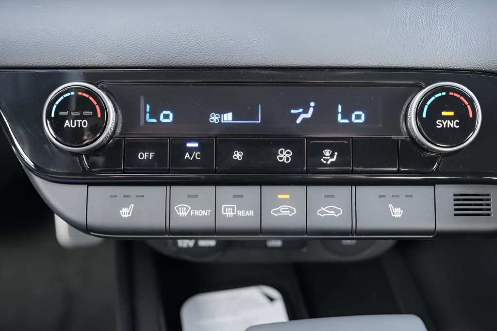 New 2026 Hyundai Elantra SEL Sport FWD image 31