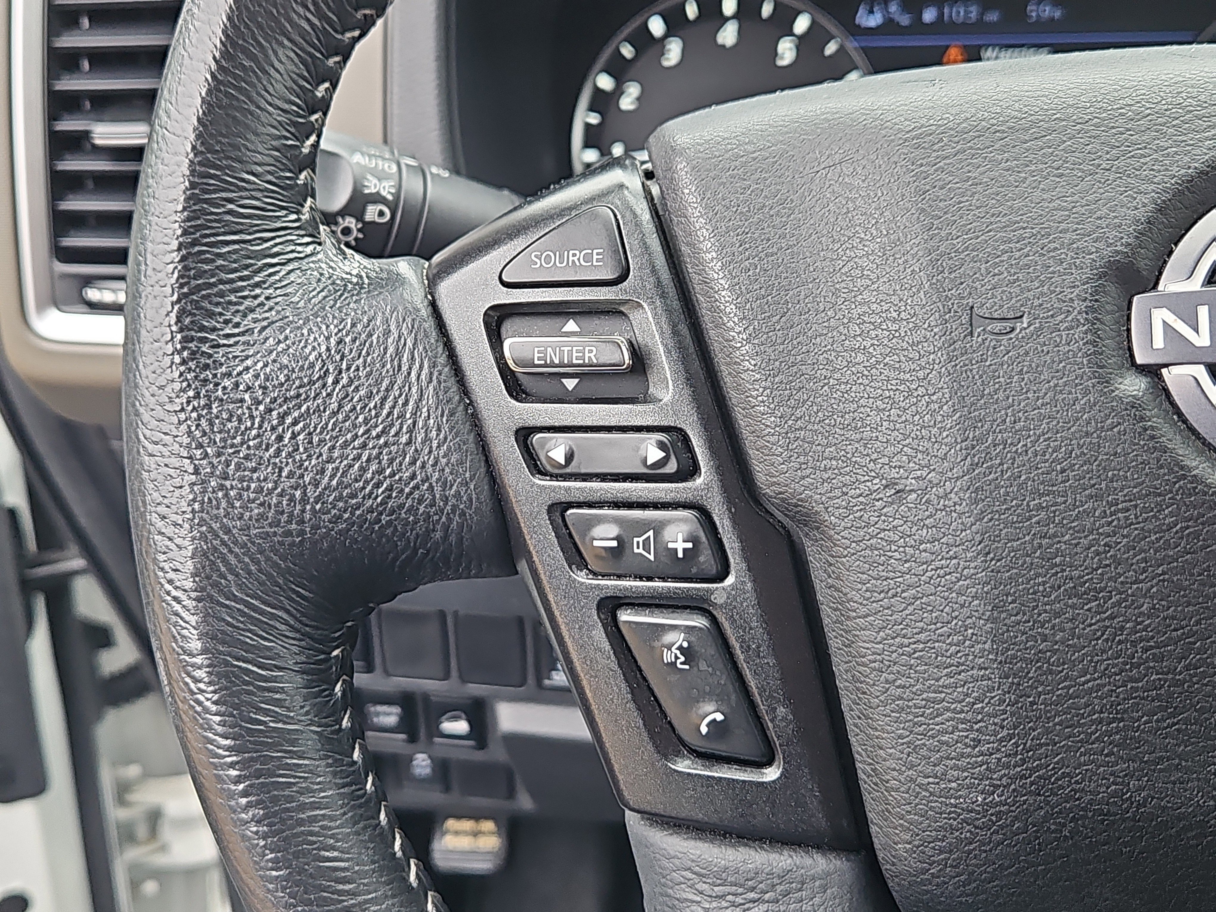 Used 2022 Nissan Frontier SV w/ Technology Package image 13