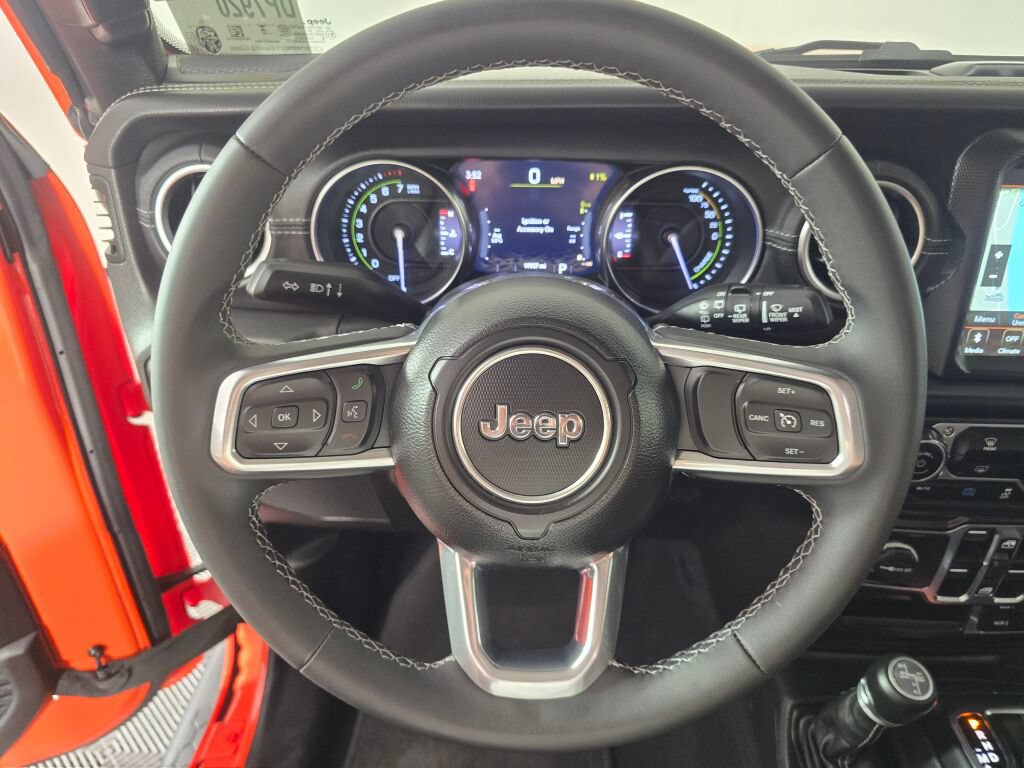 Used 2023 Jeep Wrangler Unlimited Sahara AWD/4WD image 23