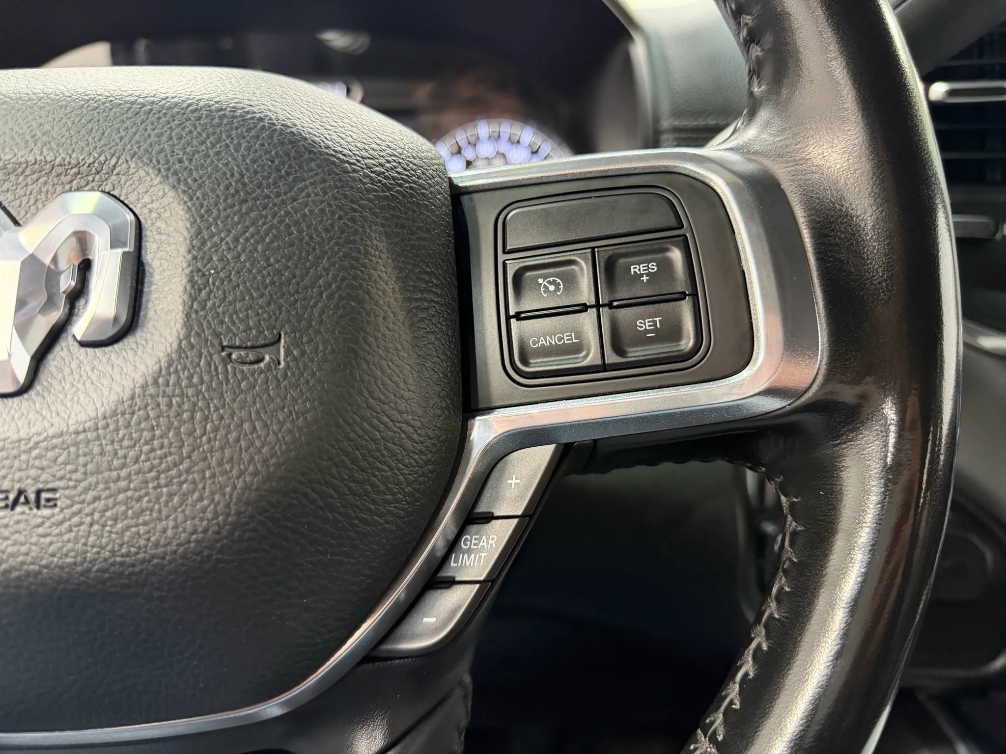 Used 2022 RAM 3500 Laramie w/ Night Edition image 32