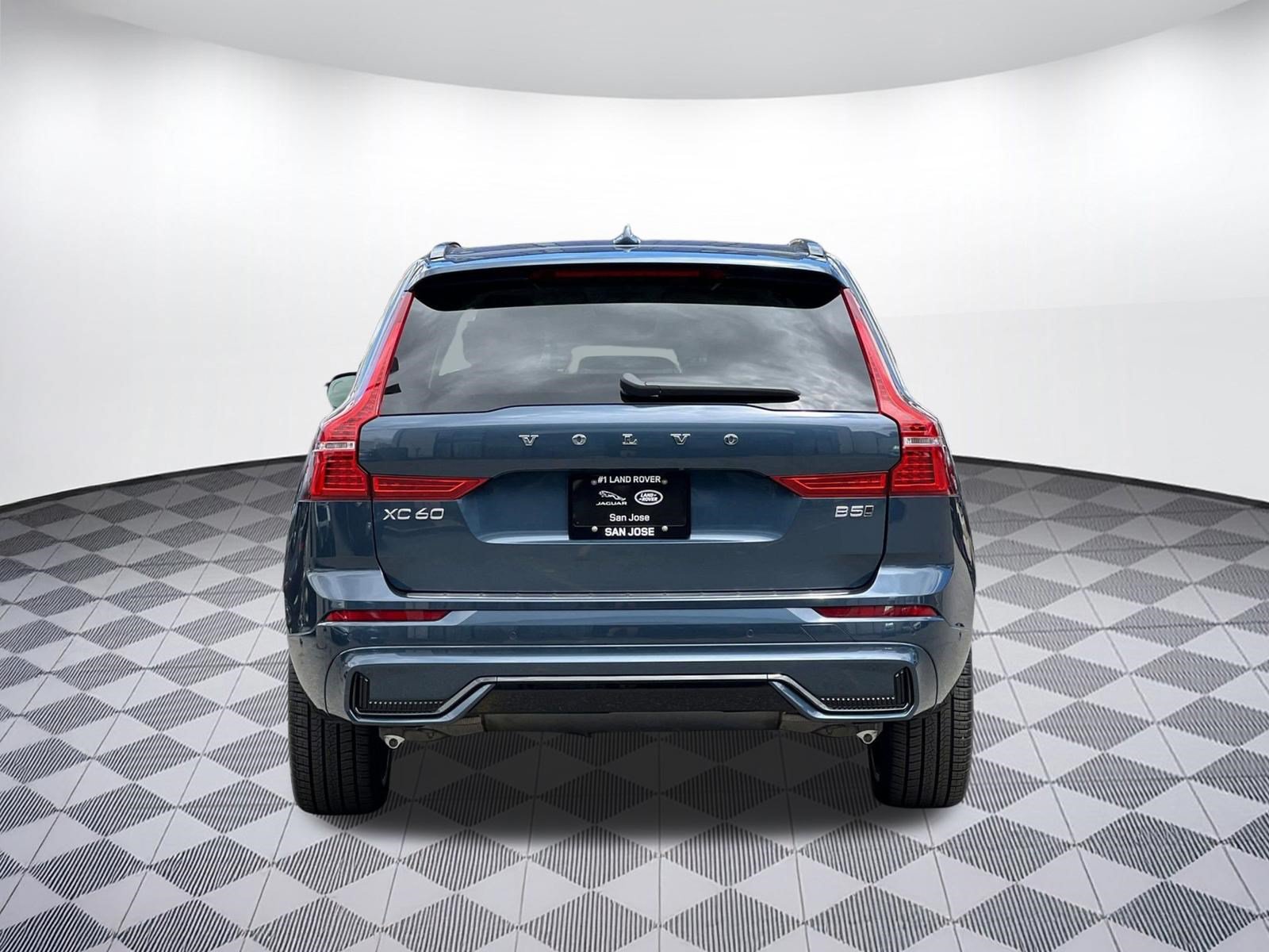 Used 2025 Volvo XC60 B5 Ultra w/ Protection Package Premier AWD/4WD image 9